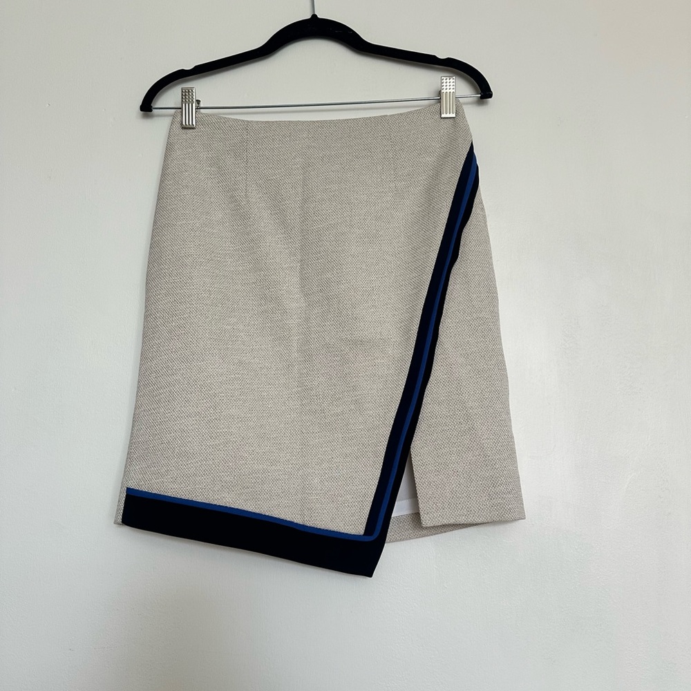 White House Black Market Ivory Tweed Faux Wrap Straight Blue Line Skirt